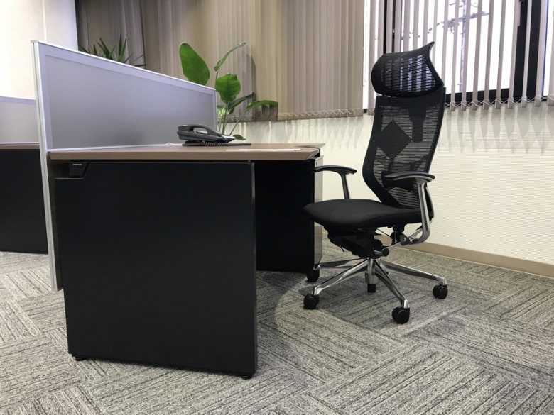 オフィス改装に伴う役員室オフィス家具の導入