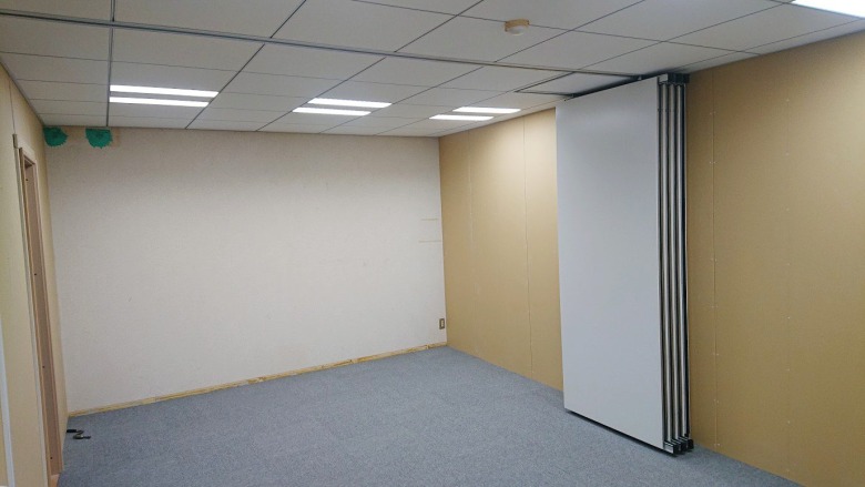 音響テストの部屋の新設：システム天井と移動式パーテーション工事
